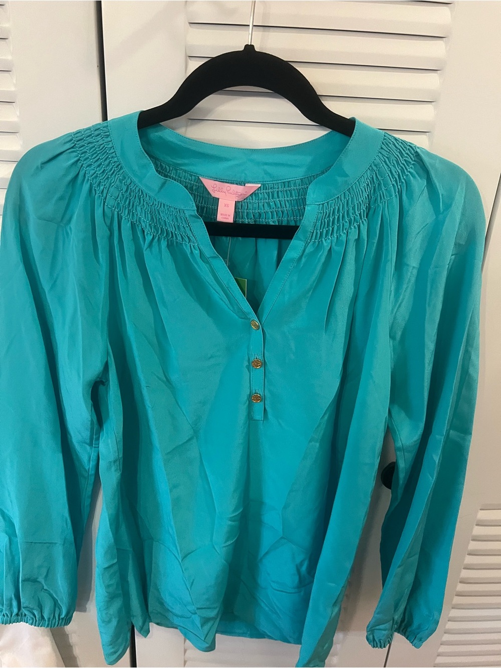 Lilly Pulitzer Elsa Silk Teal Blouse a smocked gathered neckline NWT size XS